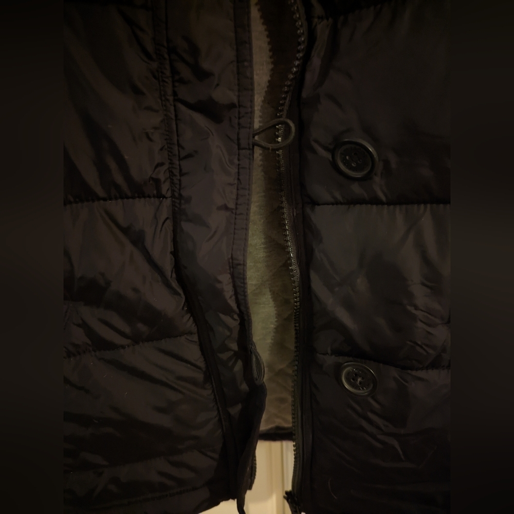 💰2/$20 JACOB Black puffy vest - Picture 4 of 6